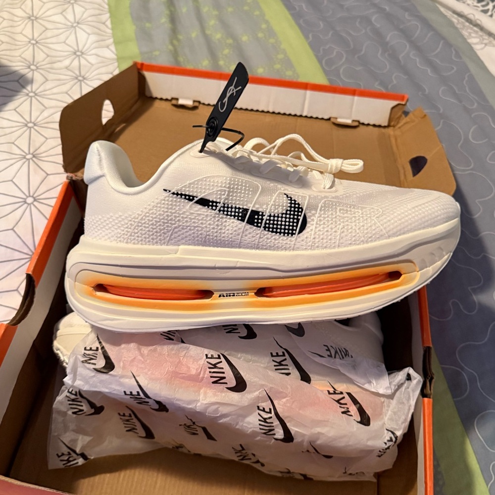 Nike Vomero Premium men’s 10.5. Brand new with tags